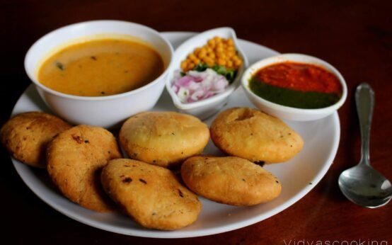 Singhade Ke Aate Ki Kadhi Recipe