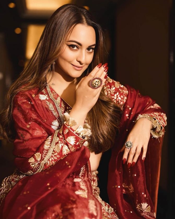 23sonakshi fashion2